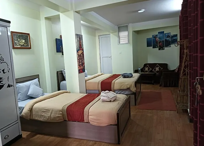 Pristine Hotel *