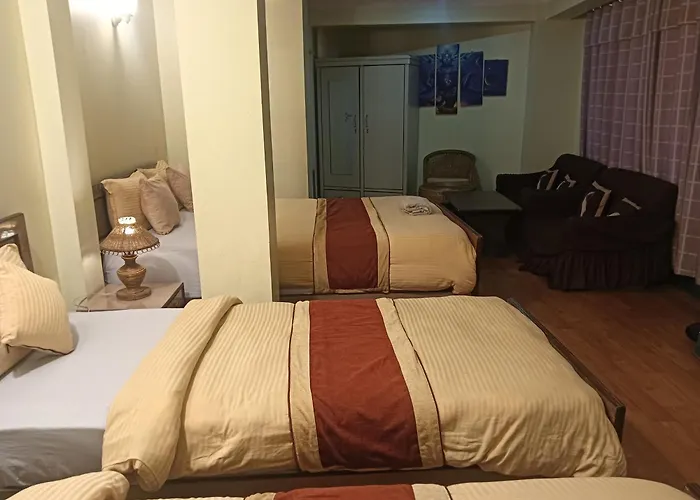 Pristine Hotel *