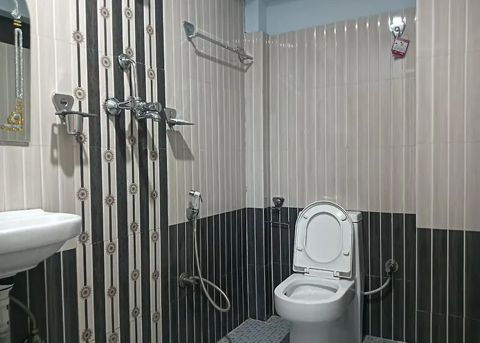 Pristine Hotel *